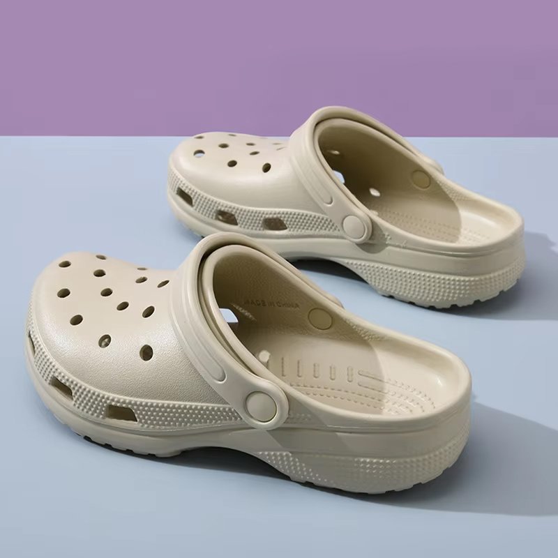 Custom Logo Anti Slip Crocodile Pattern Crocs Suppliers